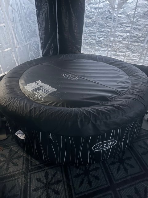 LAY-Z-SPA Hollywood AirJet Inflatable Hot Tub - Black